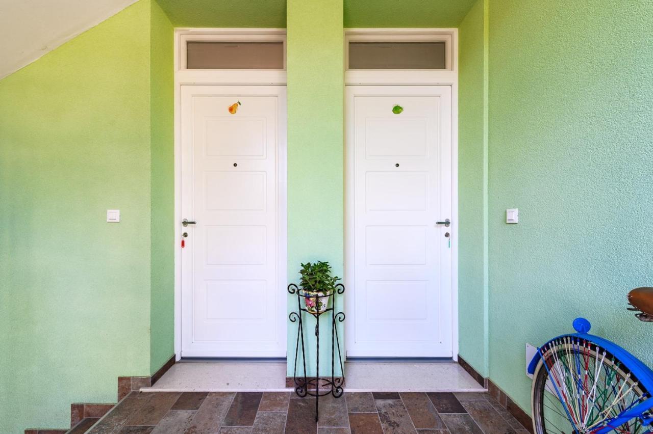 Andrea House With Apartments ウマグ エクステリア 写真