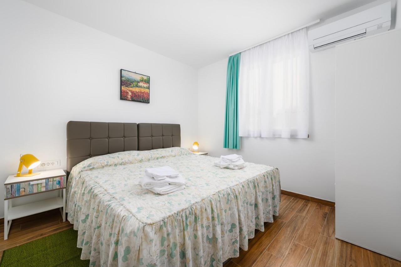 Andrea House With Apartments ウマグ エクステリア 写真