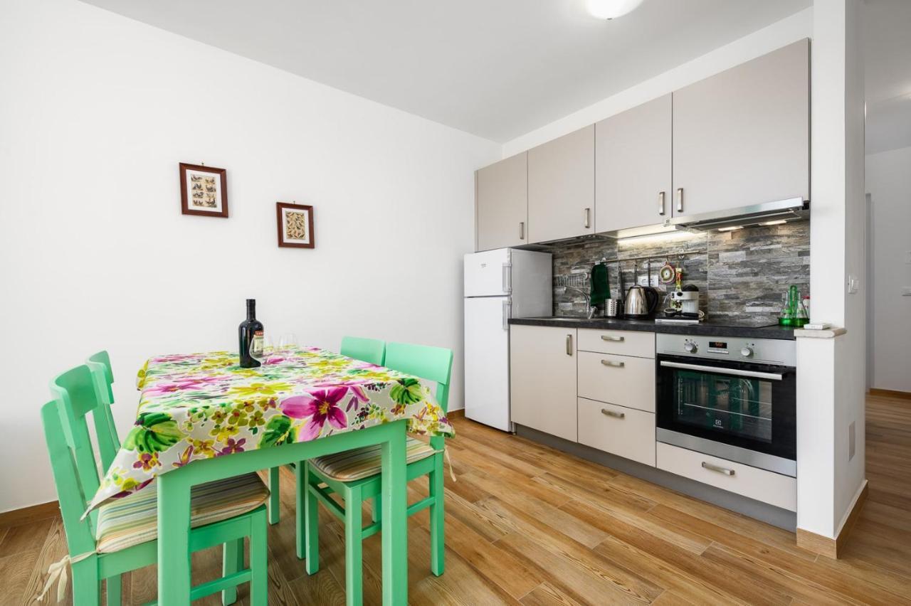 Andrea House With Apartments ウマグ エクステリア 写真